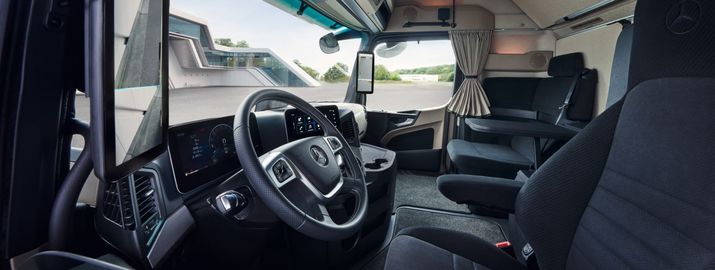 Інтер’єр Mercedes-Benz Actros L з ProCabin